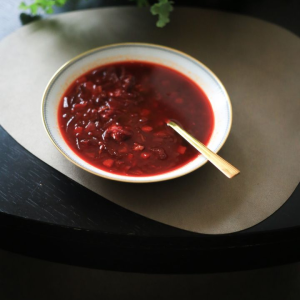 Mul on rõõm tutvustada teile Matsimoka boršisuppi! 🍲 Meie supp on valmistatud naturaalsest puljongist ning rikka valikuga maitseainetest, muudab see traditsioonilise retsepti tõeliseks maitseelamuseks!

Supp on pakendis valmis kujul - ideaalne lõunasöök, mis vajab ainult soojendamist. 🌟 Müügil kõikides Matsimoka kvaliteetlihapoodides: 
- Rocca al Mares, 
- Kristiine Keskuses, 
- Tartu Kaubamajas
- Rakvere PõhjaKeskuses.

Sinu Matsimoka

